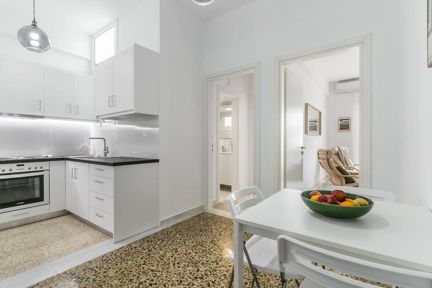 On The Port Apartment Rafina  Luaran gambar